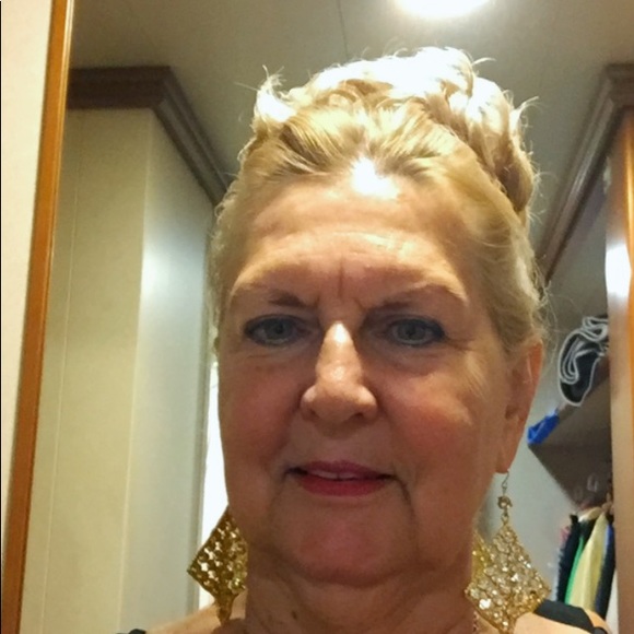 Meet your Posher, Marilyn - Picture 5 of 10